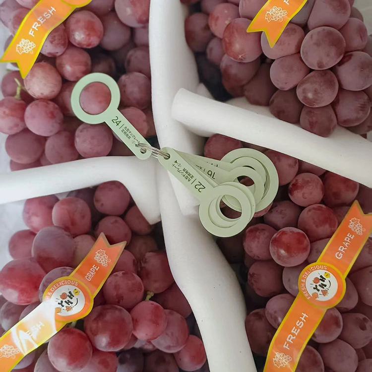 Hautatutako Granja Fresh Red Globe Grapes